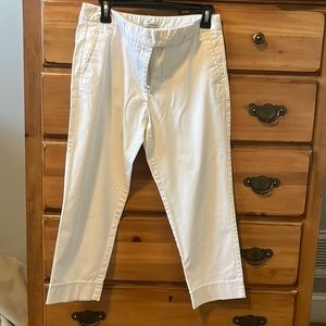 Dalia Collection white capri pants size 6